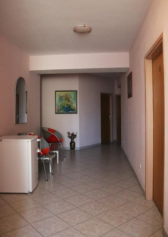 Guest House Ivo Stobrec Exterior photo